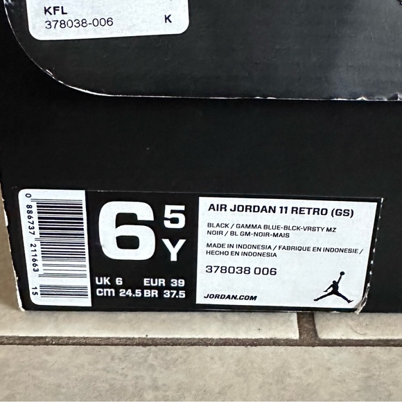 Jordan 11 Retro
Gamma Blue (GS) BLACK/GAMMA BLUE-VARSITY MAIZE - Picture 3 of 8